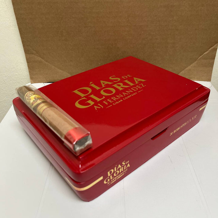 AJ Fernandez Dias de Gloria Robusto