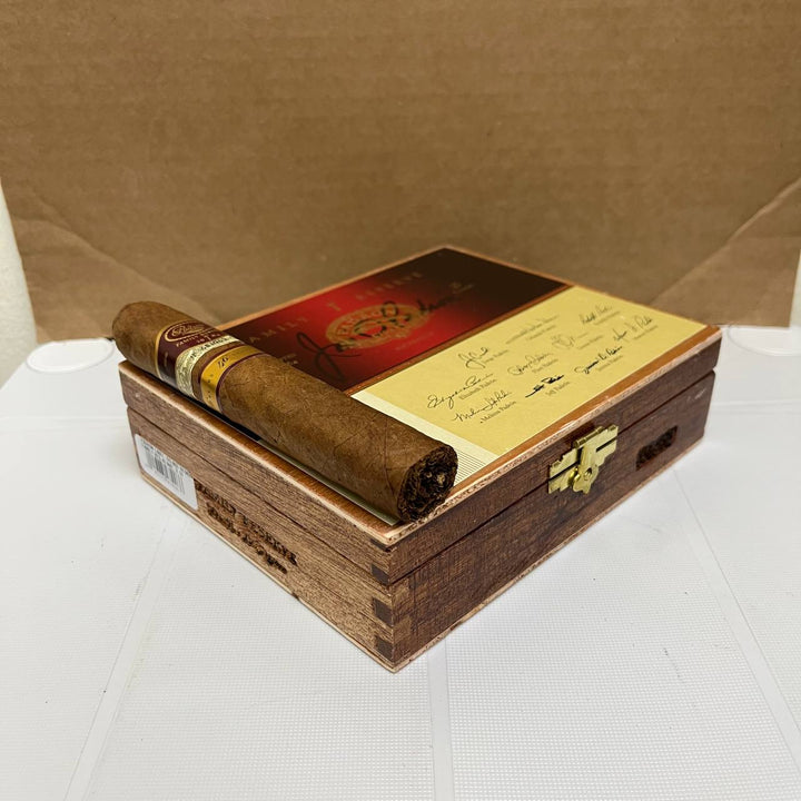 Padron Family Reserve No. 46 Gordo Natural