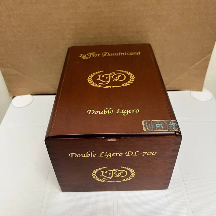 La Flor Dominicana Double Ligero Natural 700