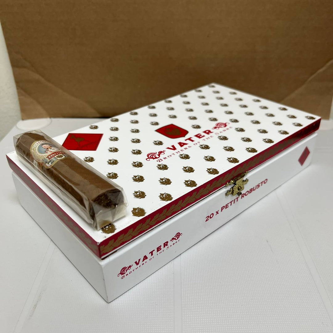 Casdagli Brothers of the Sabre Vater -Petit Robusto