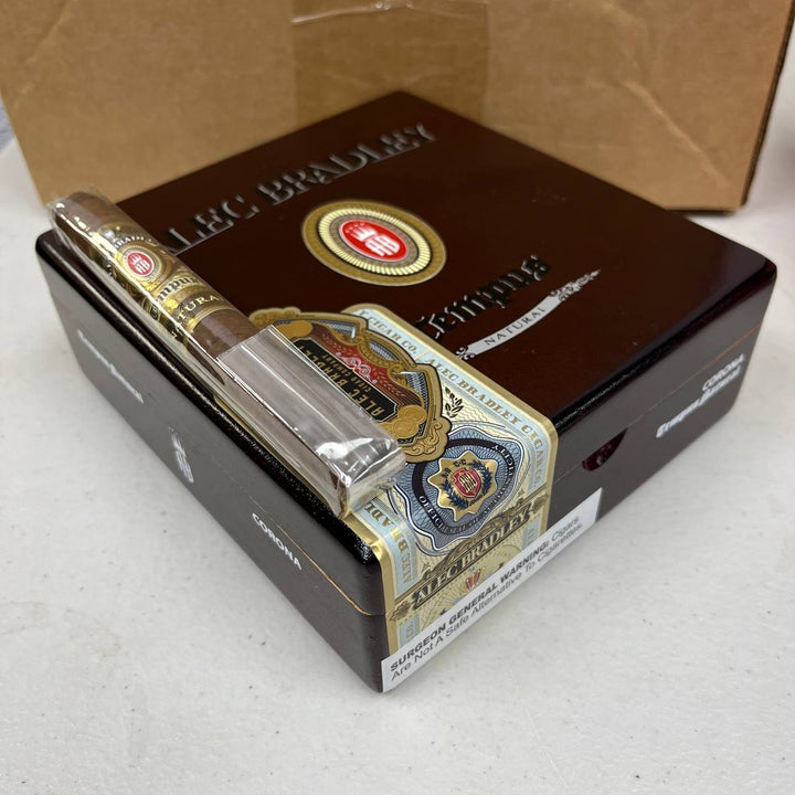 Alec Bradley Tempus Corona