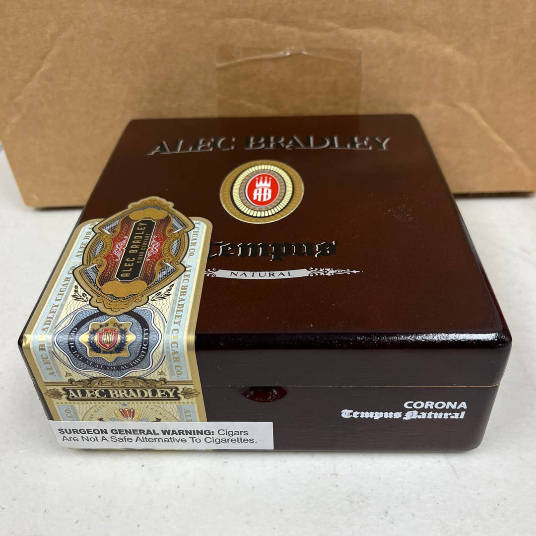 Alec Bradley Tempus Corona
