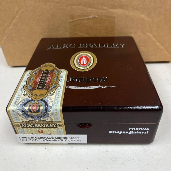 Alec Bradley Tempus Corona