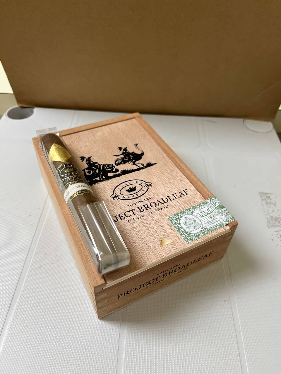 Cavalier Geneve Project Broadleaf #3A Wayfinders Robusto Extra
