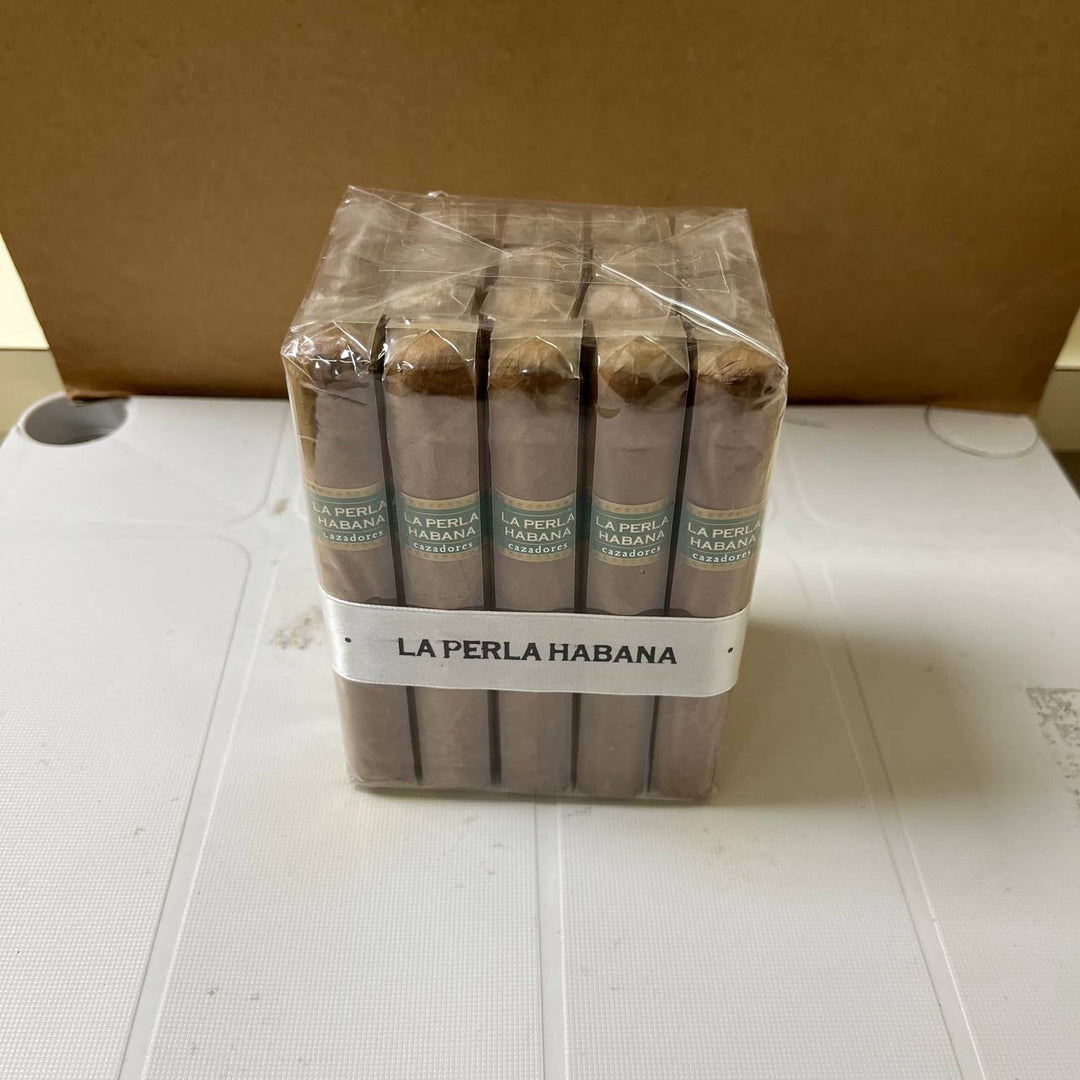 La Perla Habana Cazadores Connecticut Robusto