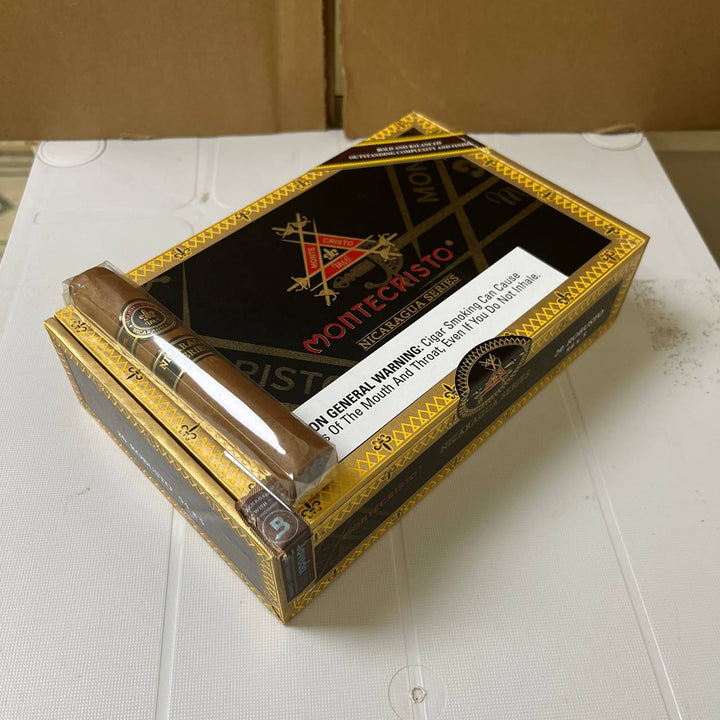 蒙特尼加拉瓜AJ费尔南德斯罗布图