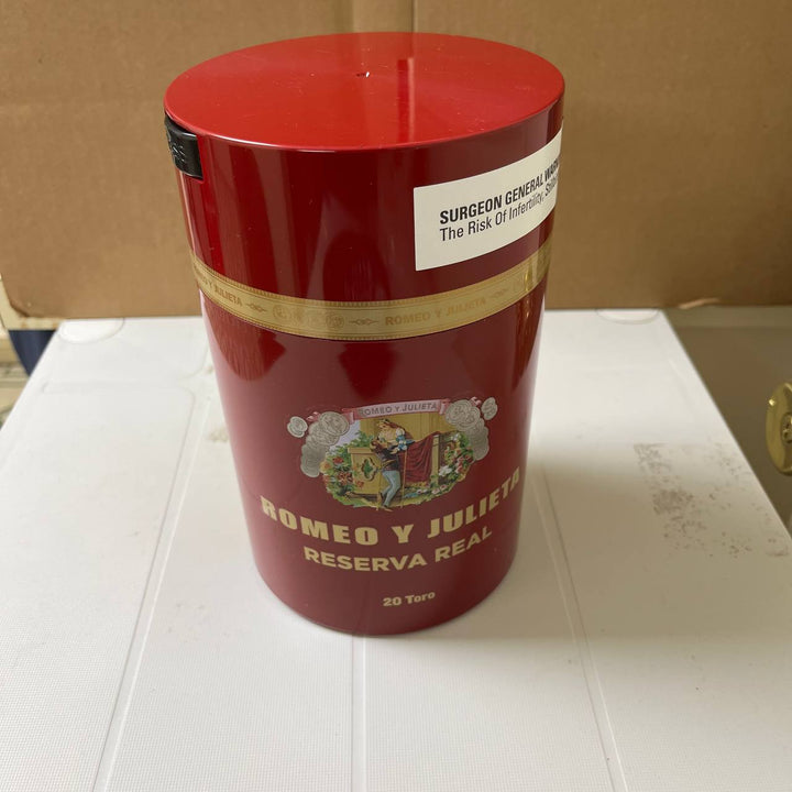 Romeo Y Julieta Reserva Real Toro Plastic Jar