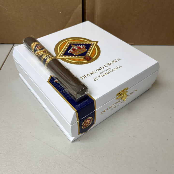 Diamond Crown Maduro #3 Toro