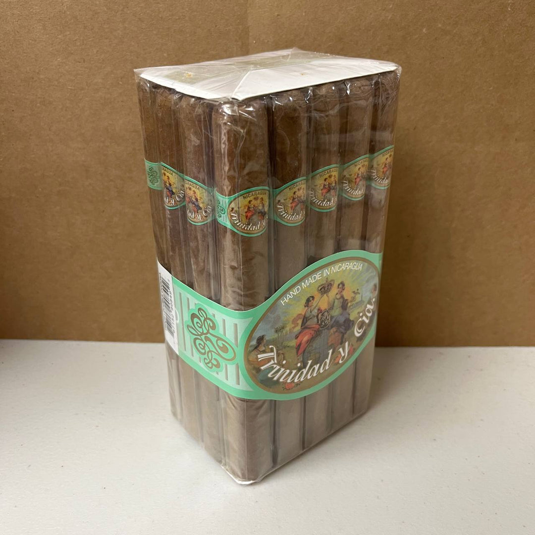 Trinidad y Cia Double Corona