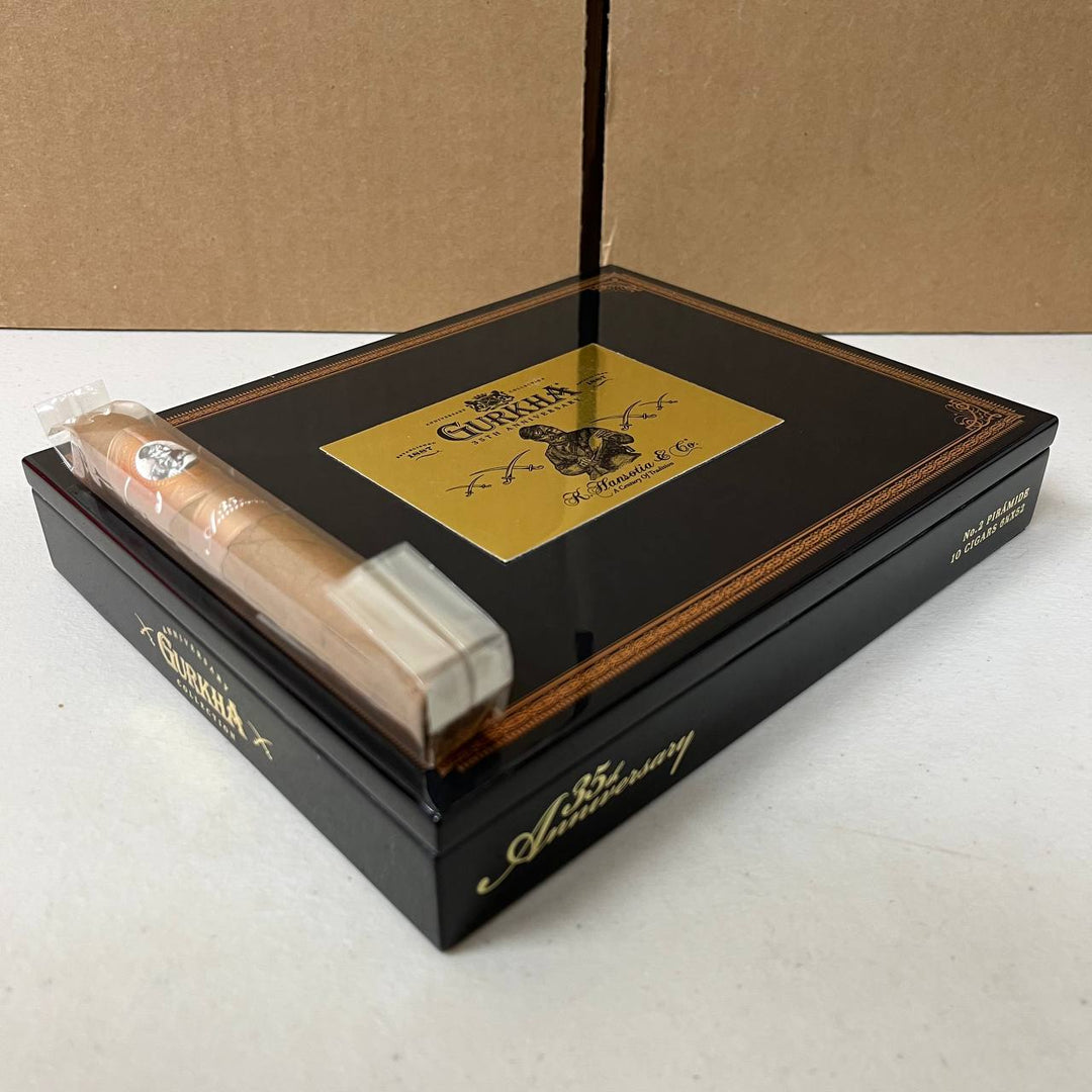 Gurkha 35th Anniversary Piramide