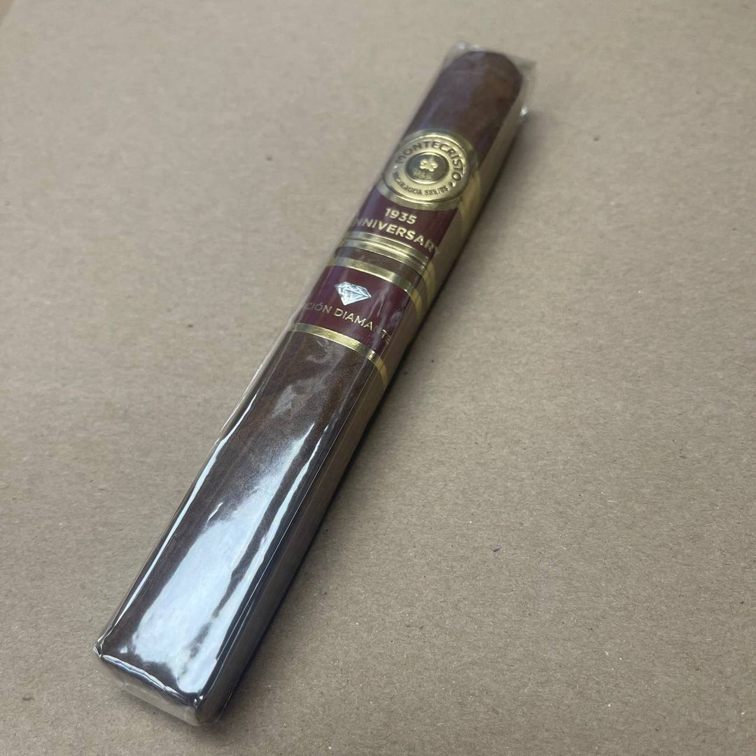 Montecristo 1935 Anniversary Edicion Diamante Toro