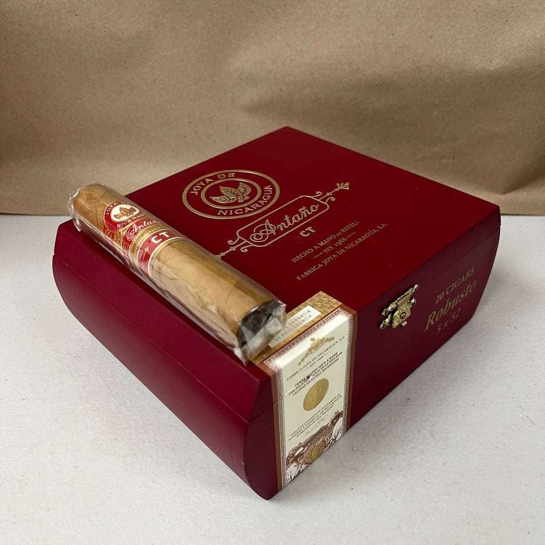 Joya De Nicaragua Antano Connecticut Robusto