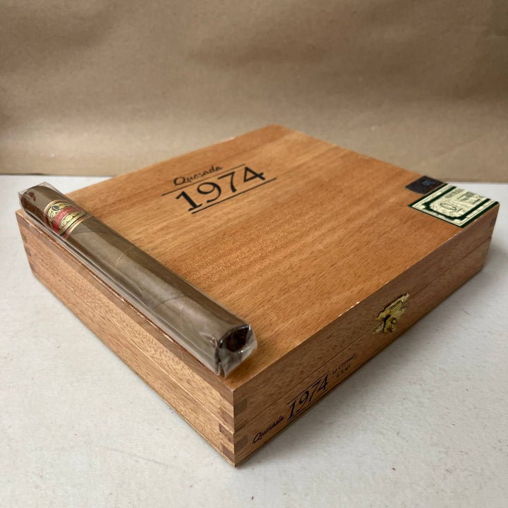 Quesada 1974 Corona