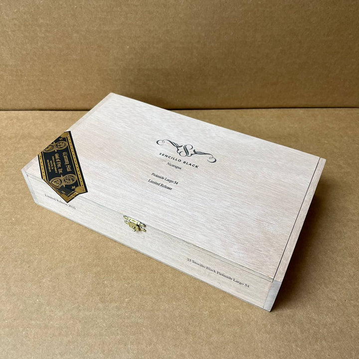 Sencillo Black Piramide Largo 54