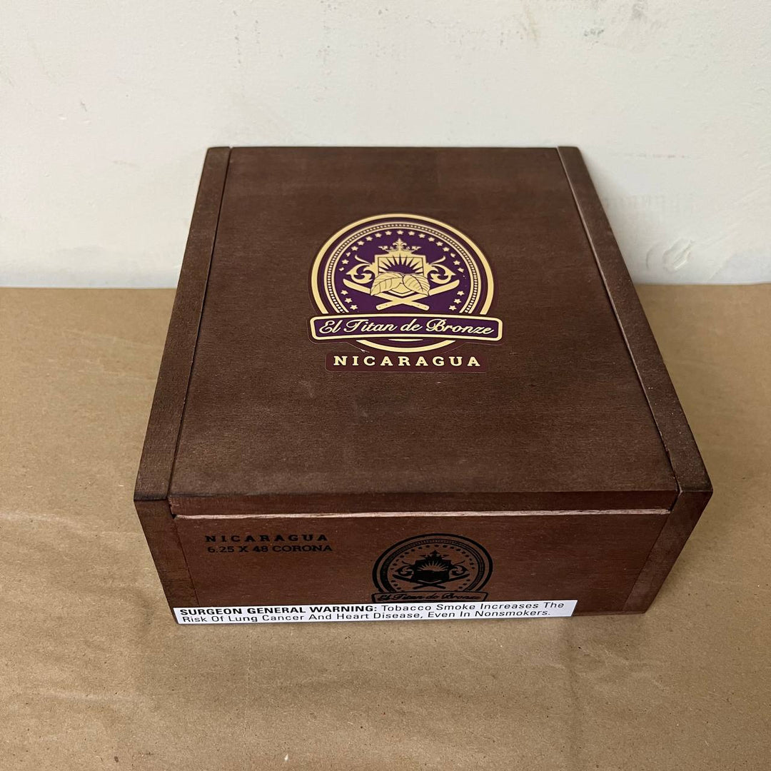 El Titan de Bronze Nicaragua Corona