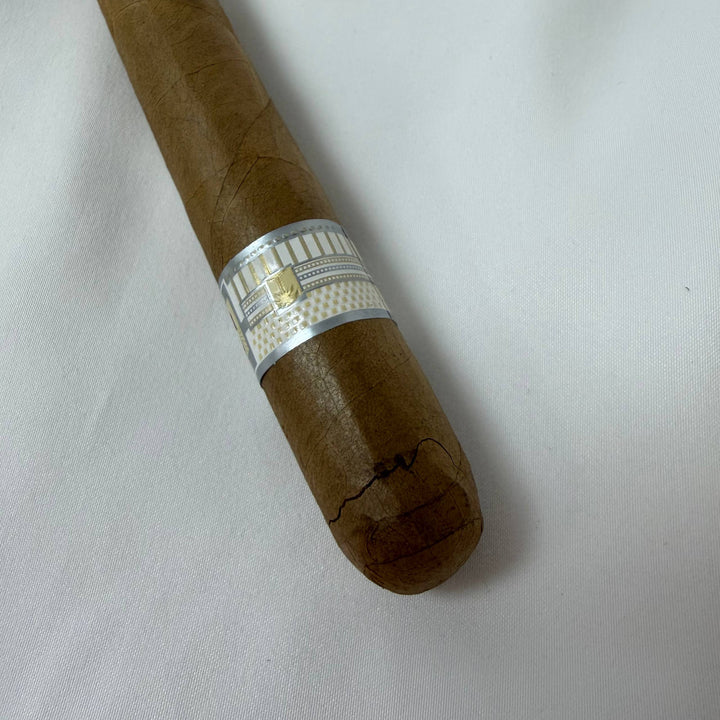 HC Series White Shade Grown Robusto -Damaged-