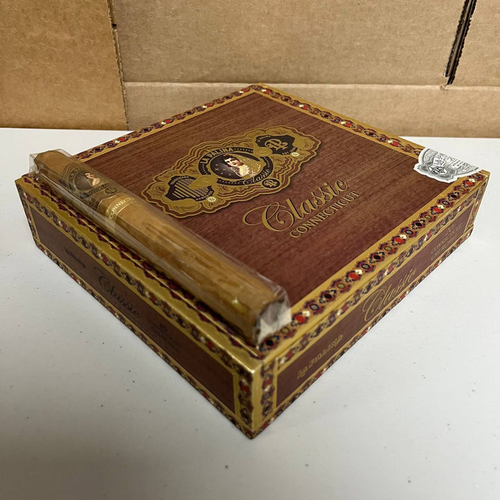 La Palina Classic Connecticut Churchill