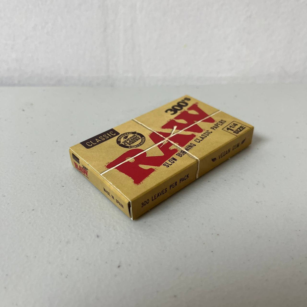 Raw Classic 1 1/4 300s Rolling Papers 300ct