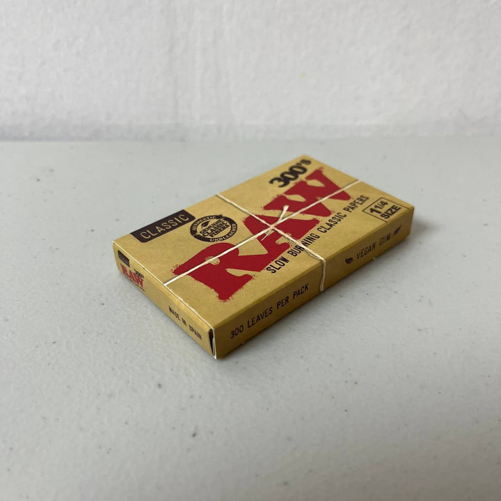 Raw Classic 1 1/4 300s Rolling Papers 300ct