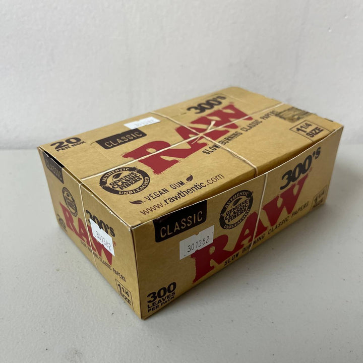 Raw Classic 1 1/4 300s Rolling Papers 300ct