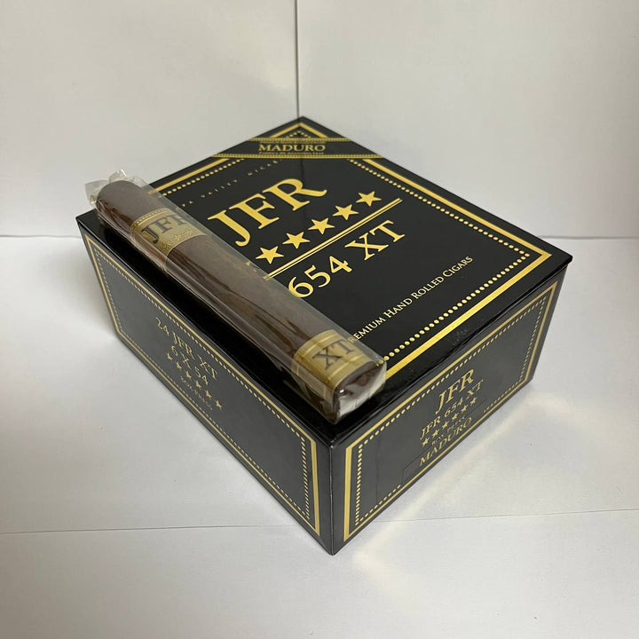 JFR XT Maduro Box press 654
