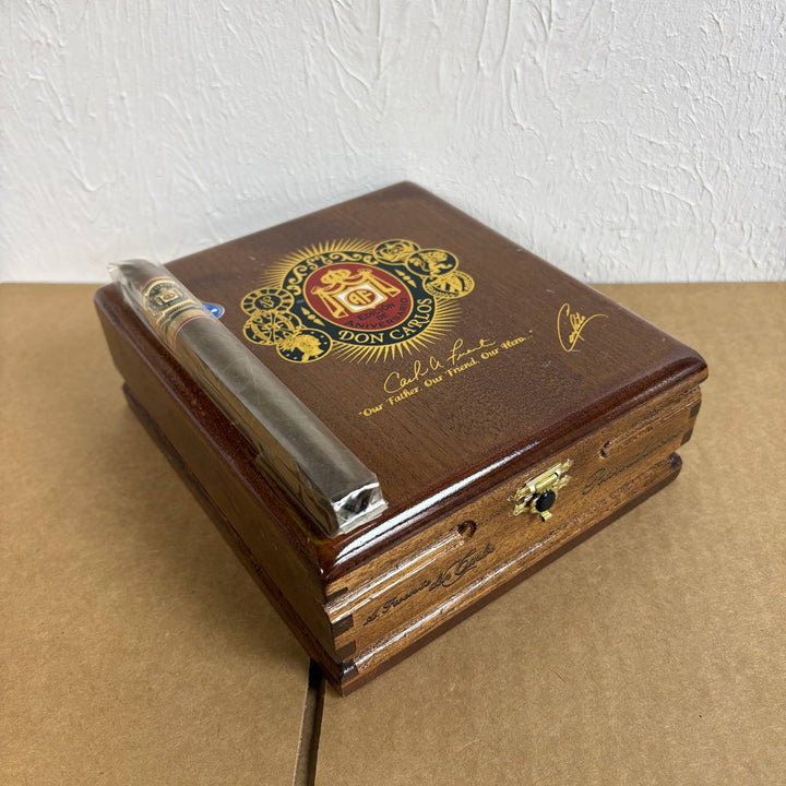 Arturo Fuente Don Carlos Petite Lancero