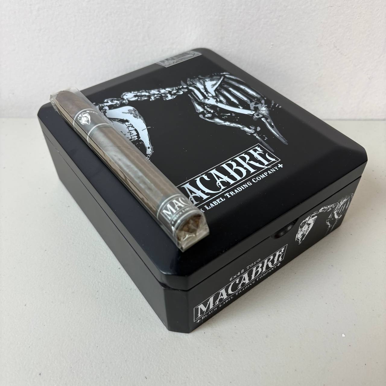 Black Label Macabre Toro – 70Cigars
