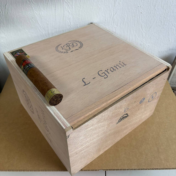 La Flor Dominicana Ligero Natural L-Granu