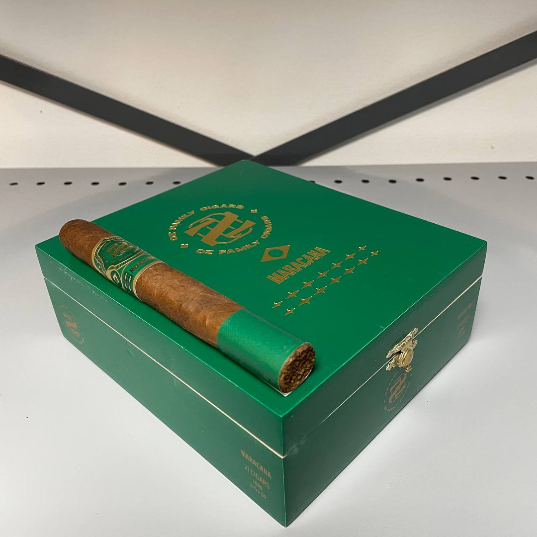 Ozgener Family Cigar Maracana Toro