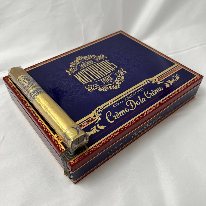Notorious Cigars Creme de la Creme Toro