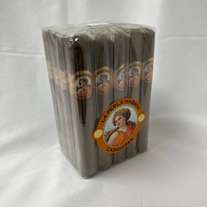 La Perla Habana Cazadores Toro