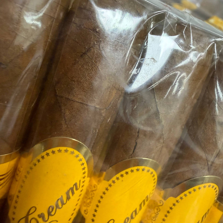 Dominican Cream Churchill -Damaged-