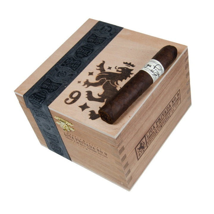 Sorry, Liga Privada No. 9 Petit Corona  image not available now!